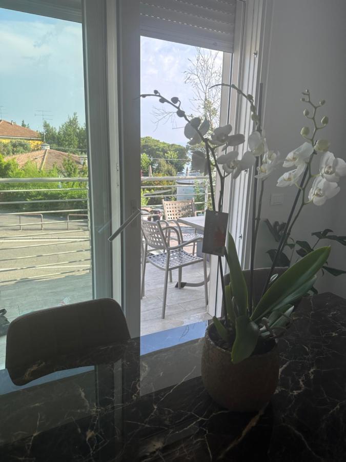 Holiday House Al Porto View Lake Peschiera del Garda Bagian luar foto