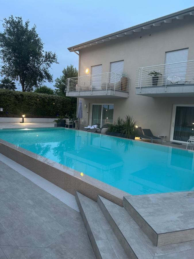 Holiday House Al Porto View Lake Peschiera del Garda Bagian luar foto